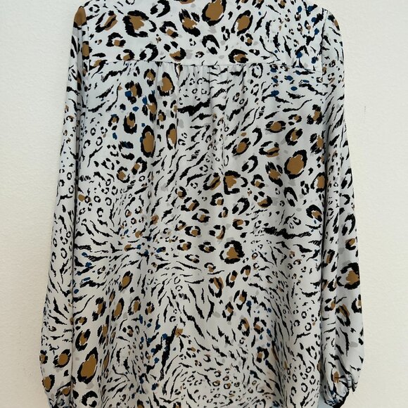 WHITE HOUSE BLACK MARKET  LEOPARD print  V neck BLOUSE LONG SLEEVE - Picture 11 of 16